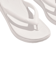 FitFlop Relieff Recovery Toe Post Sandals White